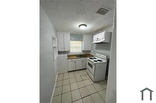 Building Photo - 312 Acosta St