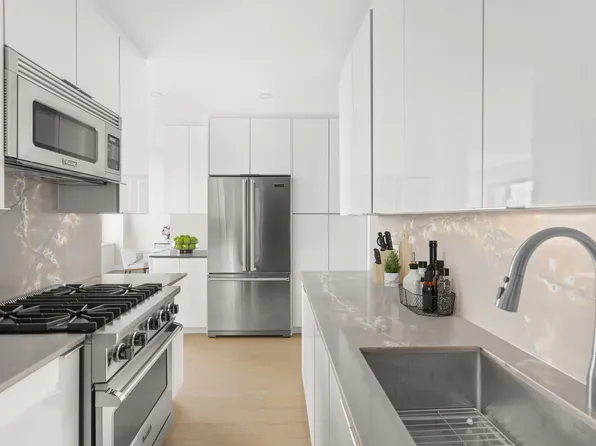 303 East 57th Street image 5 of 14