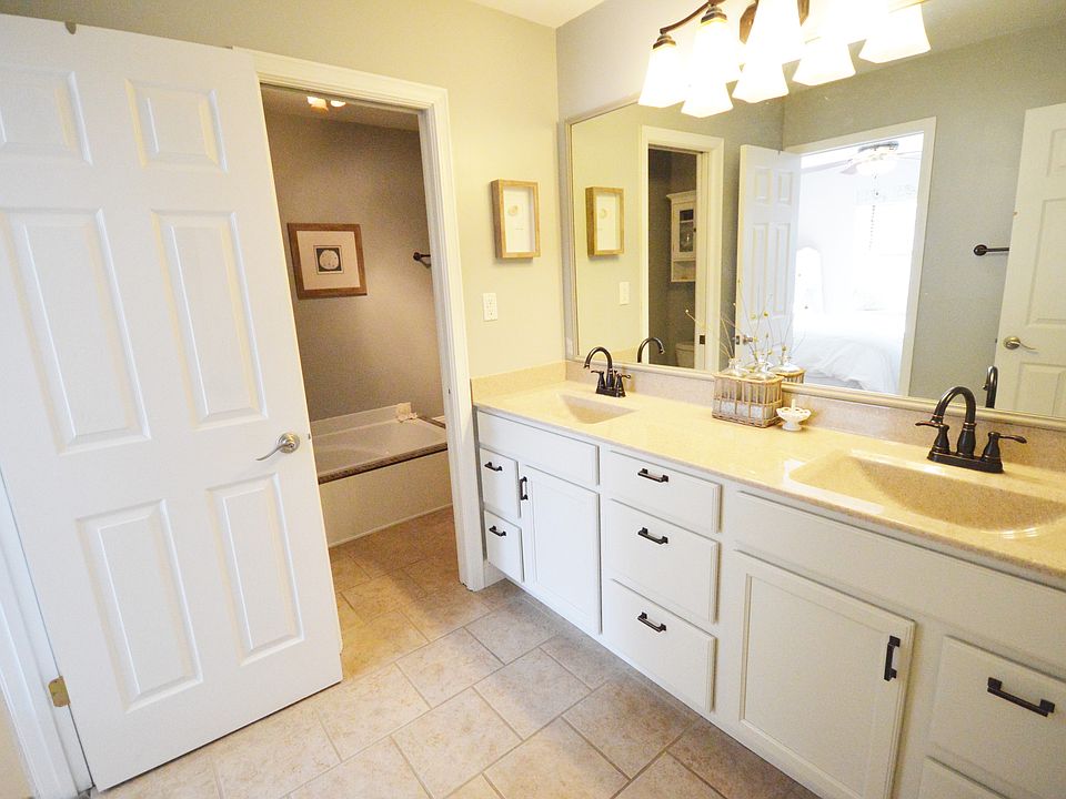 2nd image of 21 Trailside Ct