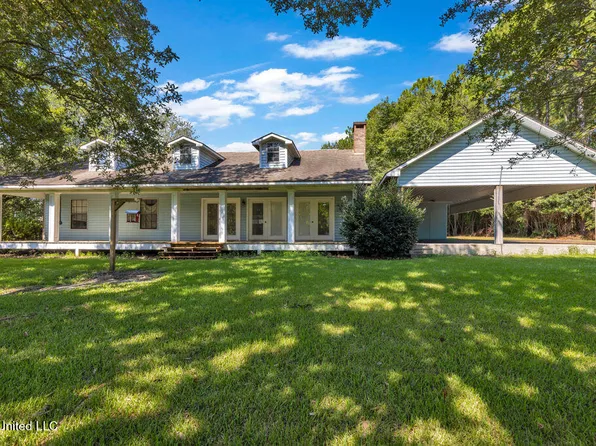 14231 Woodland Hills Dr, Biloxi, MS 39532