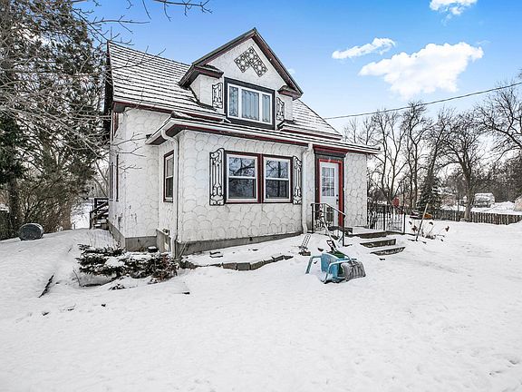 2nd image of 120 Basswood Ave