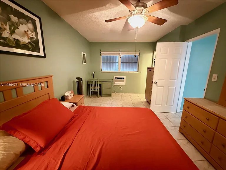 3240 NE 16th St #3 — Photo 14