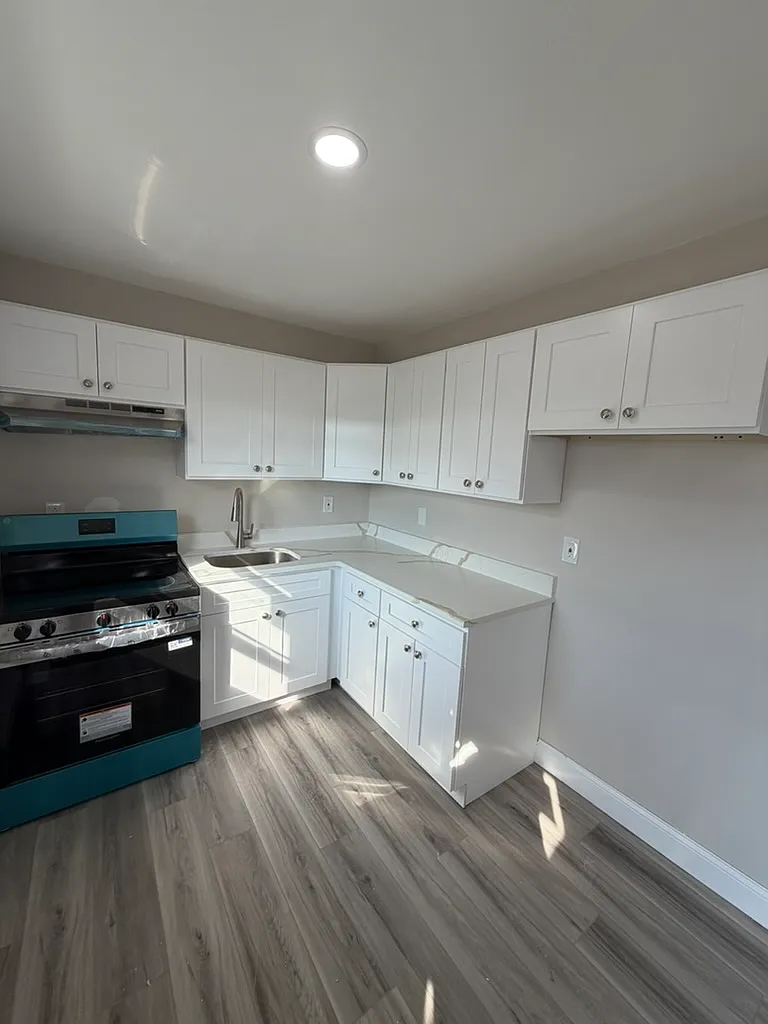 11 laurel St Paterson, NJ 07522 — Photo 2