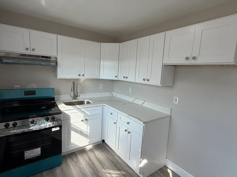 11 laurel St Paterson, NJ 07522 — Photo 2