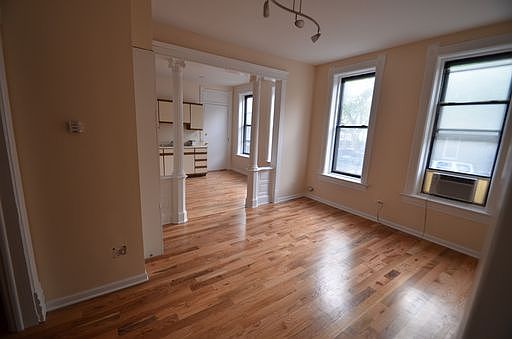 5th image of 2206 N Seeley Ave #2S