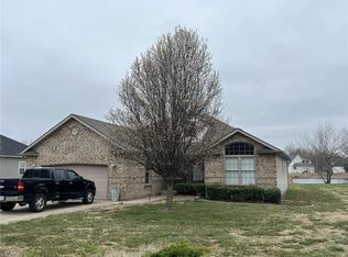 114 Johns Ct, Frontenac, KS 66763