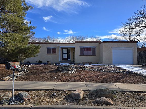 3rd image of 102 La Placita Cir
