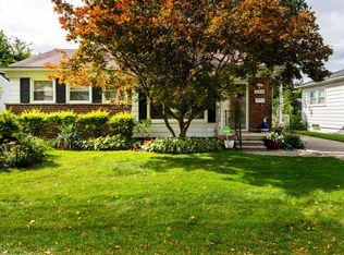 22936 Carolina St, Saint Clair Shores, MI 48080