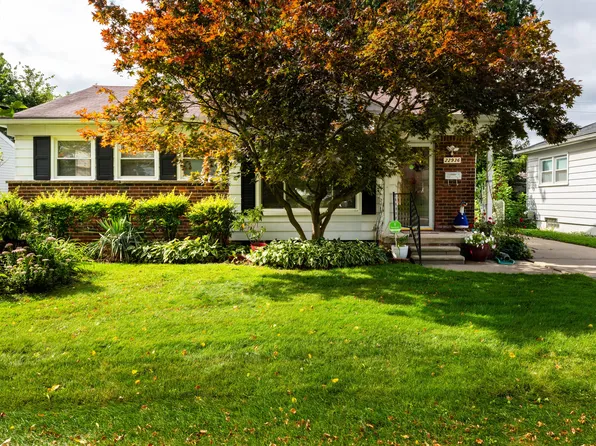 22936 Carolina St, Saint Clair Shores, MI 48080