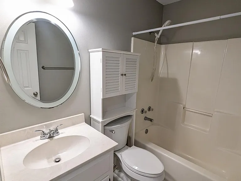 9516 Brentwood Blvd — Photo 18