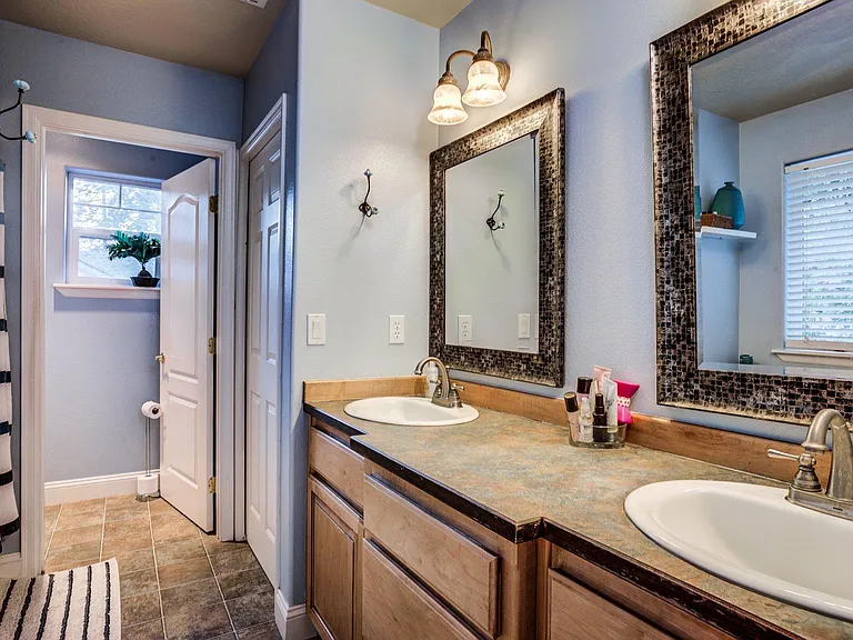 953 N Armstrong Dr — Photo 24