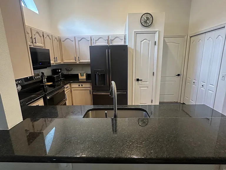 8960 Huntington Pointe Dr — Photo 15