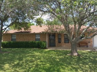 924 Leissner School Rd, Seguin, TX 78155