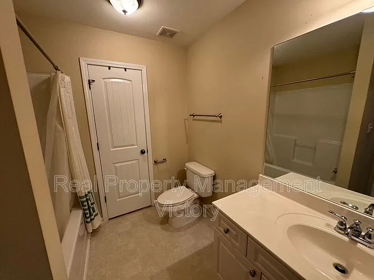 4248 Ashwood Cv — Photo 16