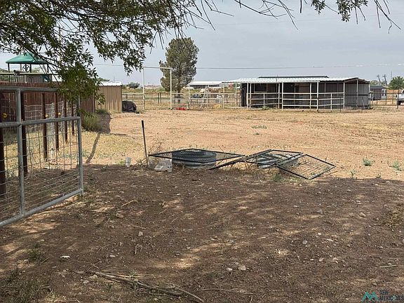 4th image of 2504 Quarter Horse Dr