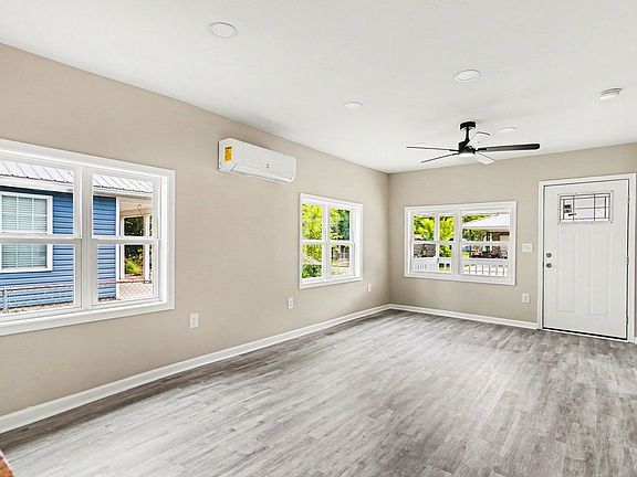 4th image of 1712 Brown St.