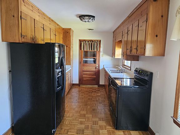 3rd image of 950 McHenry Ave NE