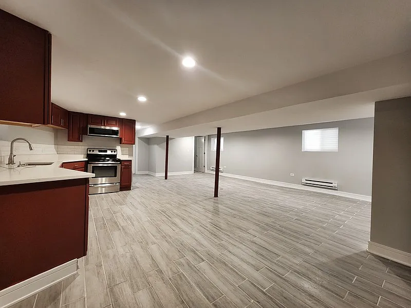 2 bed, 1.0 bath, 850 sqft, $1,250 — Photo 2