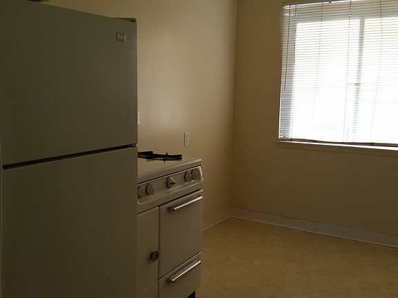4th image of 341 Kuehnis Dr