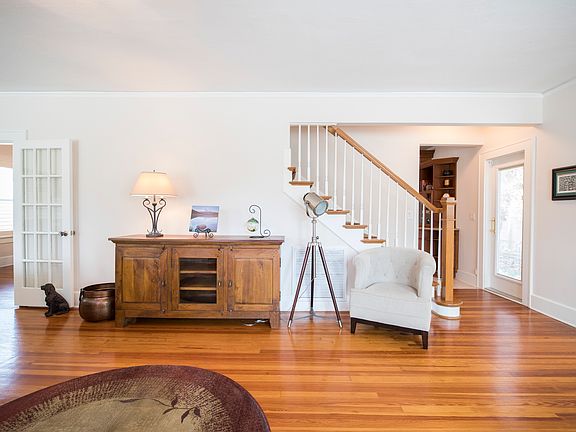 3rd image of 545 16th Ave NE