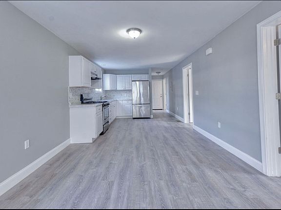 2nd image of 127 Pumgansett St #1