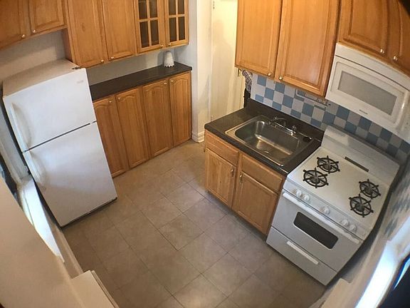 3rd image of 395 Ocean Ave APT 1R