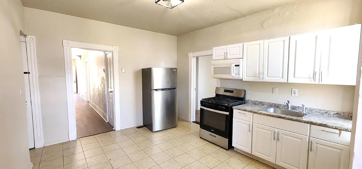 Building Photo - 3555 Nebraska Ave #1
