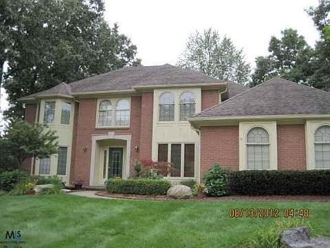 2nd image of 3271 Parkwood Dr