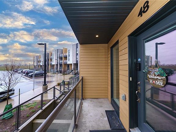 3rd image of 261 Woodbine Ave #48