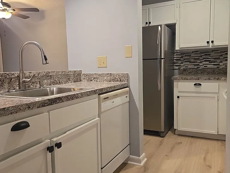 160 Live Oak Woods Ct #4D — Photo 18