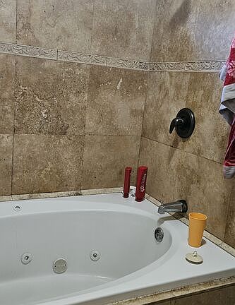 5th image of 432 W 49th St