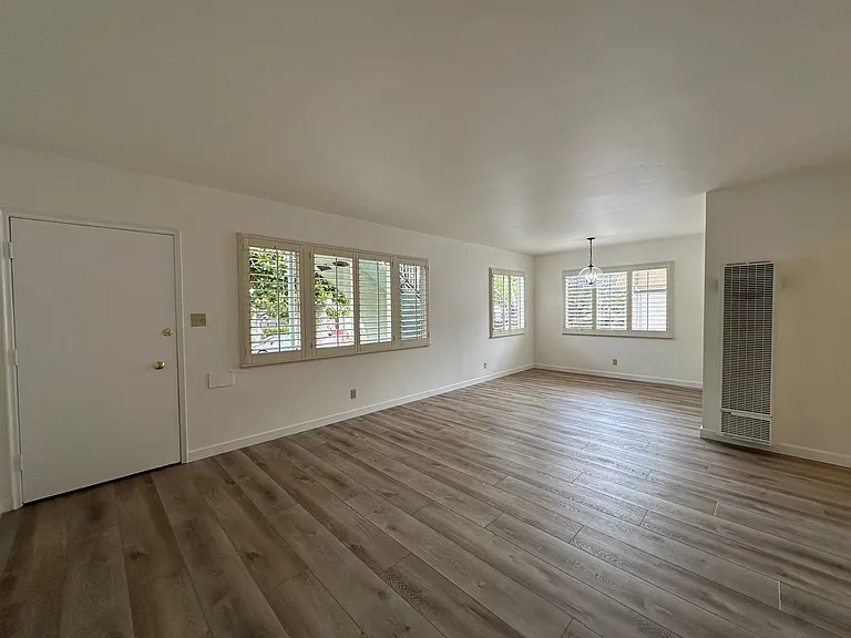 122 W Arrellaga St — Photo 5