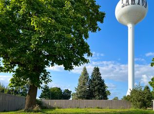 118 White Oak Rd, Lawton, MI 49065