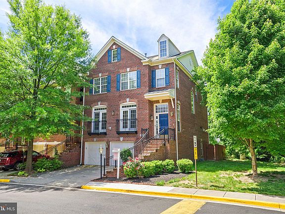 3rd image of 2443 Cypress Green Ln