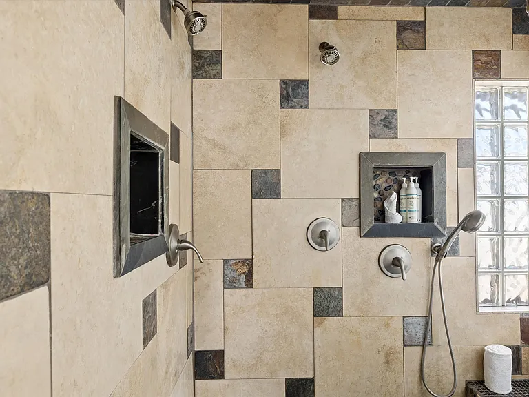 9033 W Patrick Ln — Photo 22