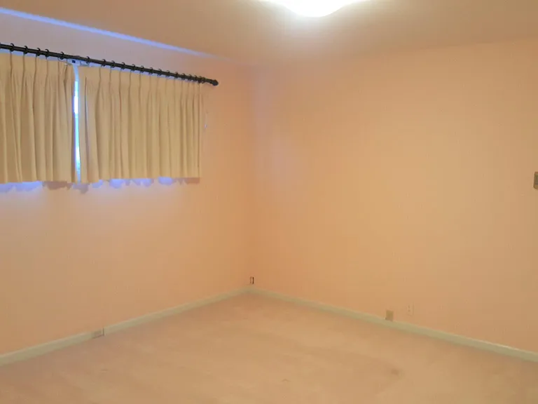 1075 Danbury Dr — Photo 7