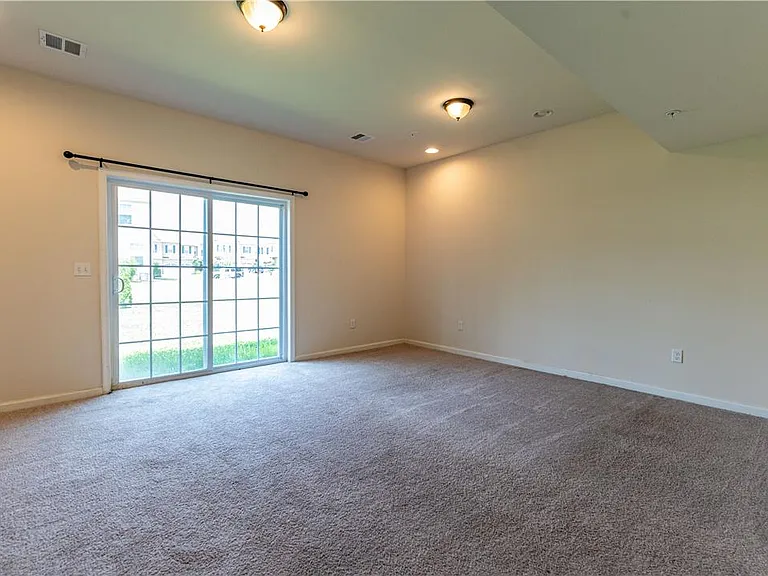 1374 Black Forest Dr — Photo 7