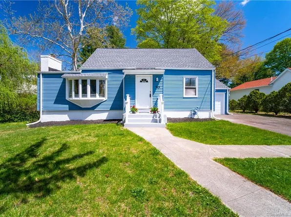 215 Maple Avenue, North Haven, CT 06473