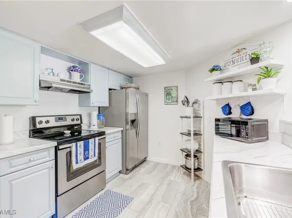 1769 Four Mile Cove Pkwy APT 915, Cape Coral, FL 33990