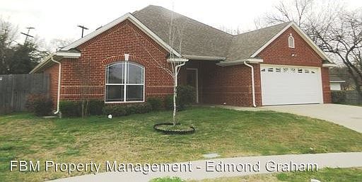 2nd image of 603 Oakmont Dr
