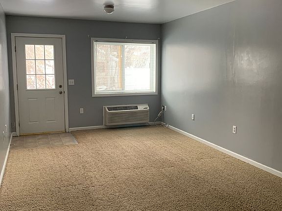 3rd image of 316 6th Ave SE APT 1