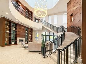 8055 NW 104th Ave, Doral, FL