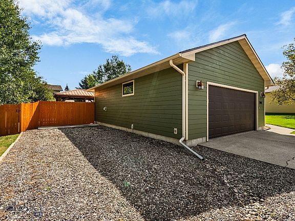 3rd image of 306 S Yellowstone Ave