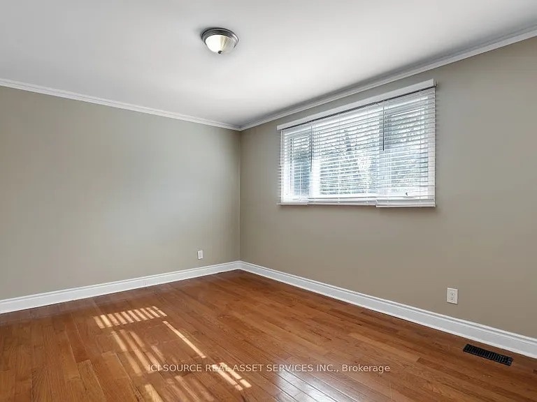 1371 Kilborn Ave — Photo 24