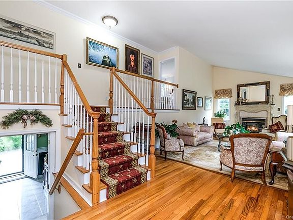 5th image of 21 Carlyle Pl