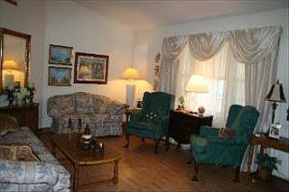 2nd image of 1364 Wood Dr