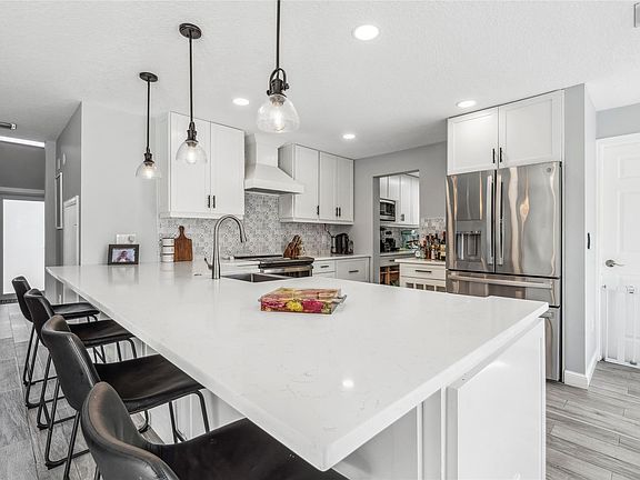 2nd image of 14200 Somerset Place