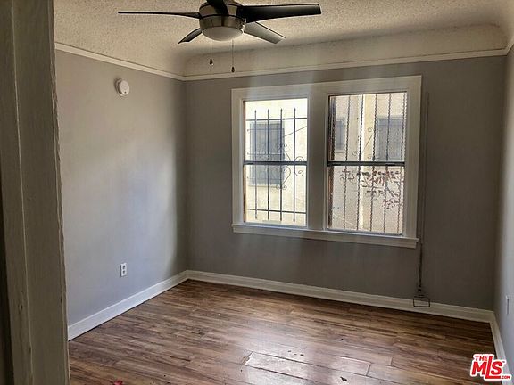 5th image of 620 E 84th St