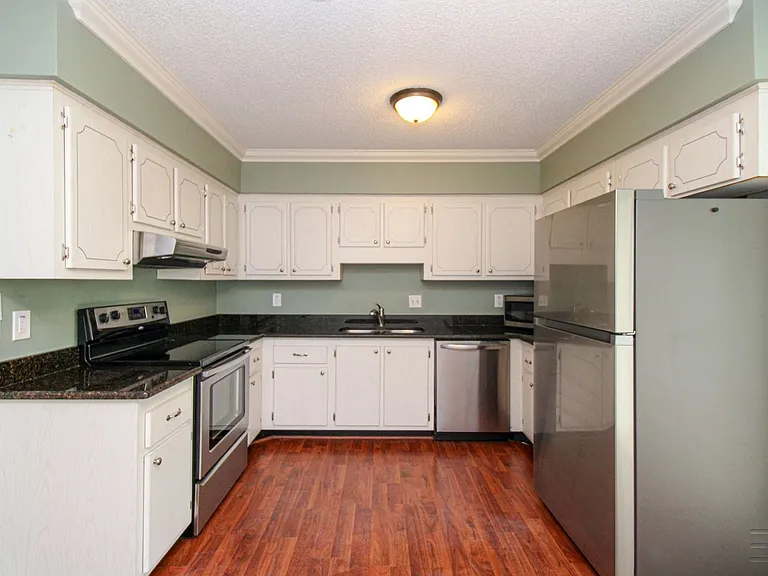 729 Palm View Dr #D4 — Photo 1