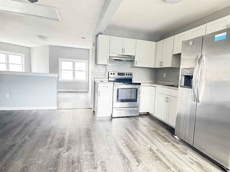 33 Pond St — Photo 1